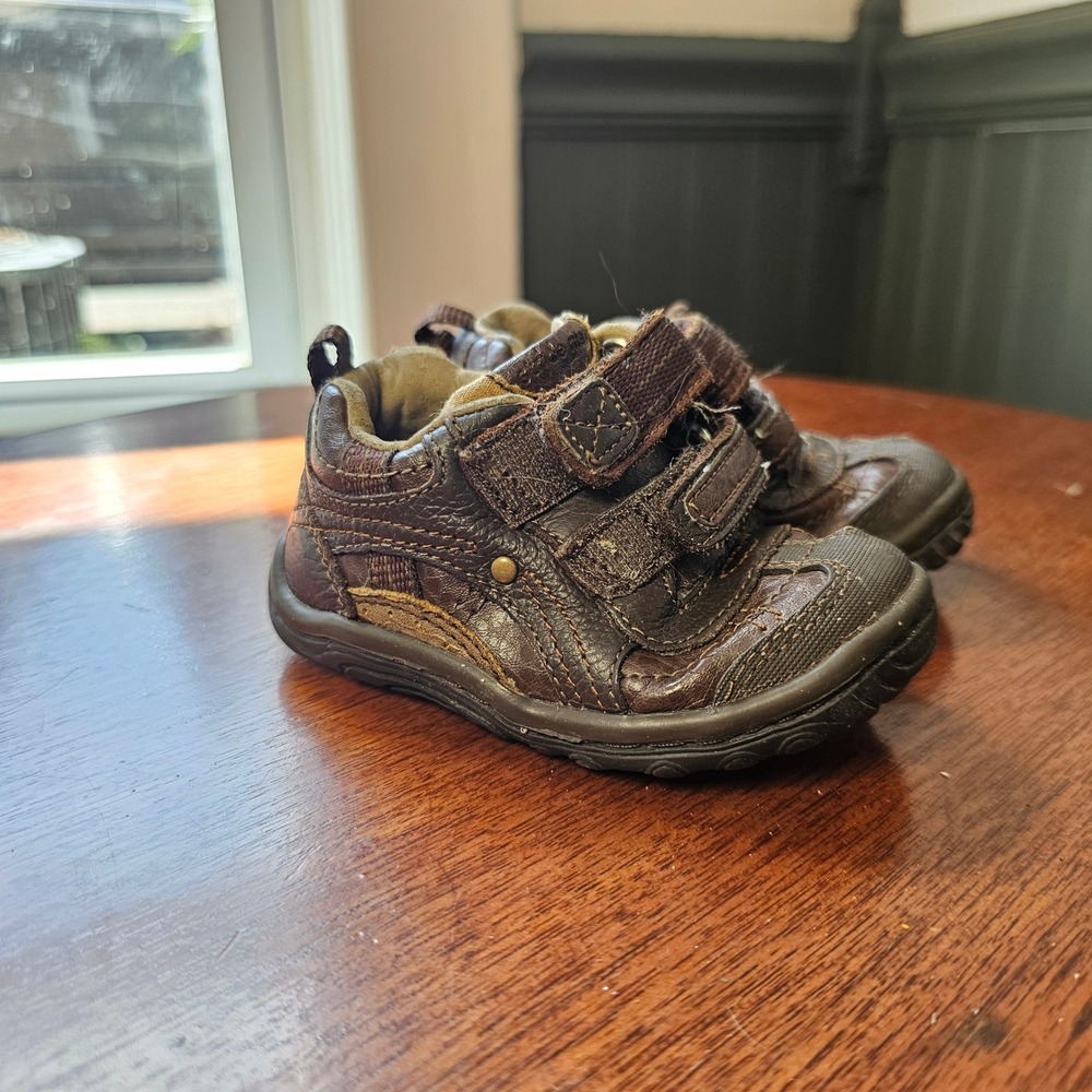 Stride Rite SRT Landon Boys Brown Leather Sneakers Shoes Size 4.5W BX39580‎